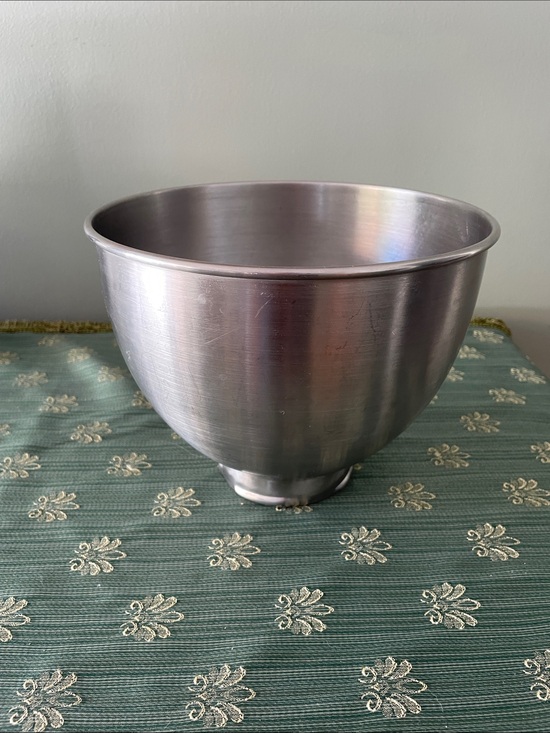 KitchenAid Other - KitchenAid Stainless Steel 4.5 Quart Mixing Bowl